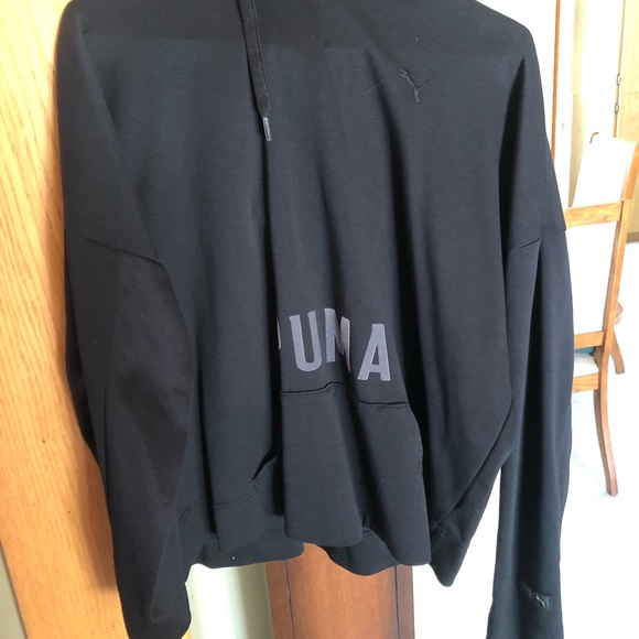 Puma Sweater (Hoodie) - Picture 2 of 5
